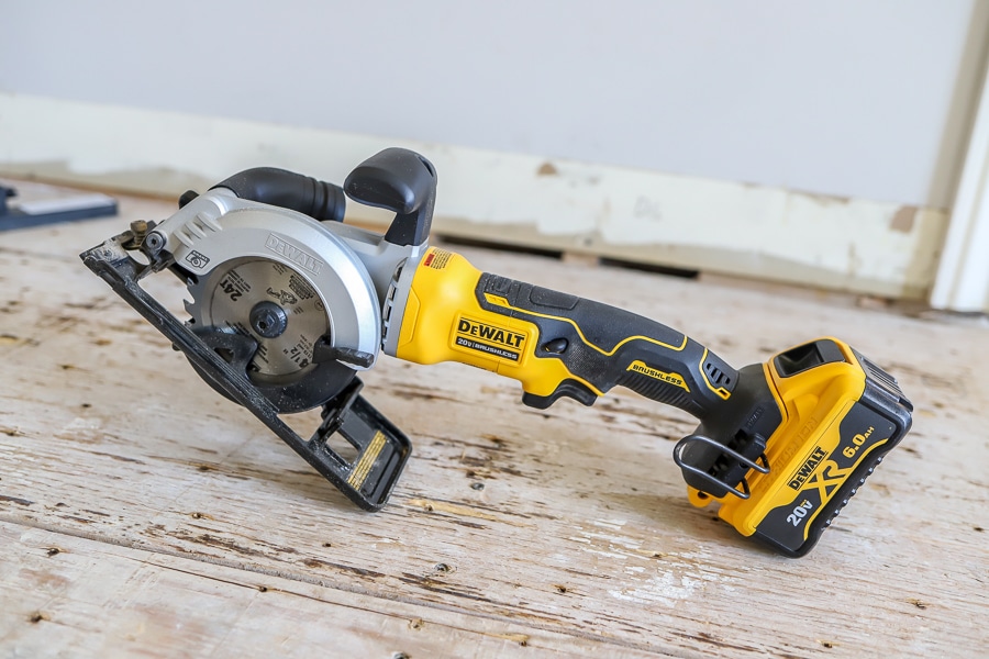 Dewalt-atomic-mini-circ-saw.jpg