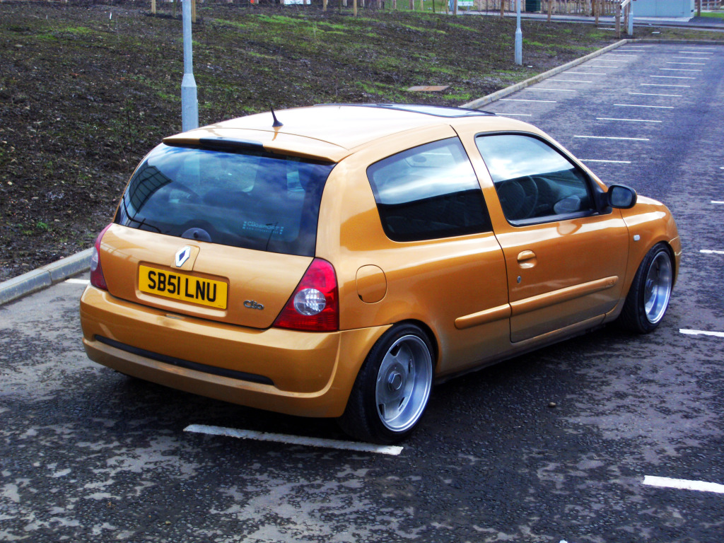 dirtyclio2.jpg dirtyclio2.jpg