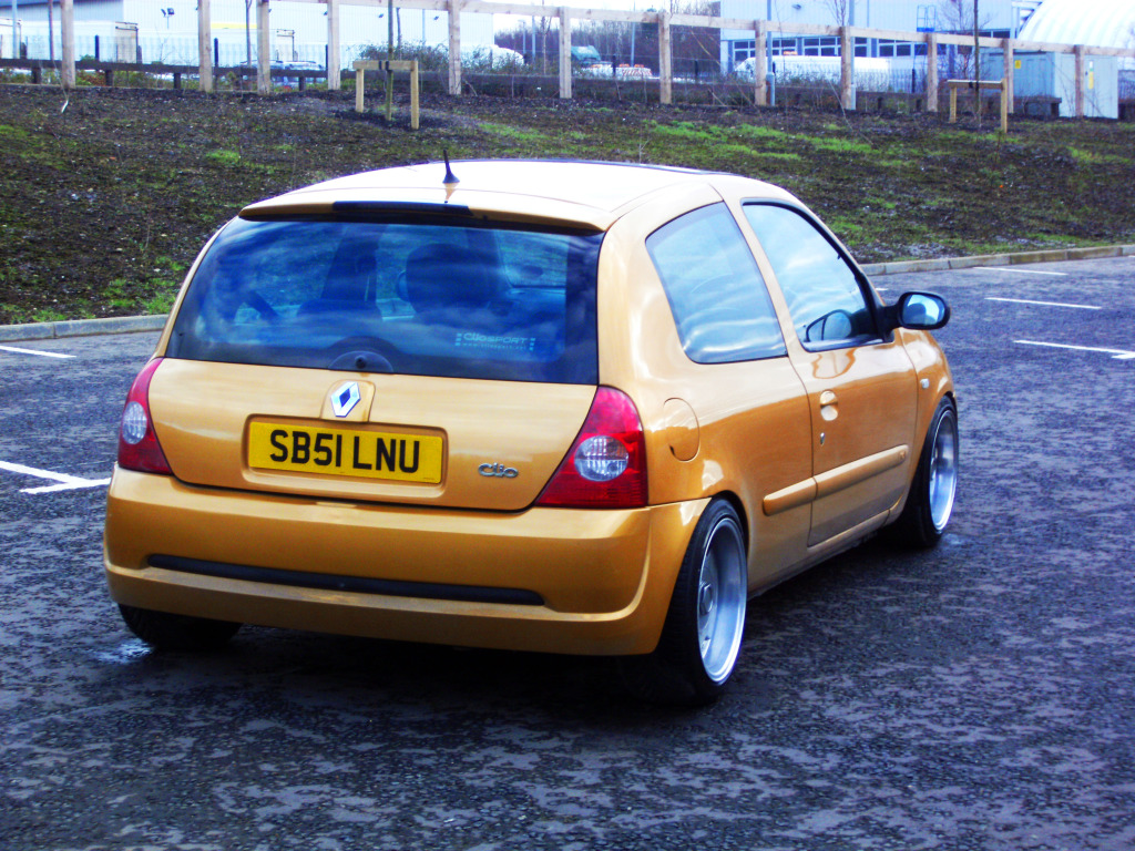 dirtyclio3.jpg dirtyclio3.jpg