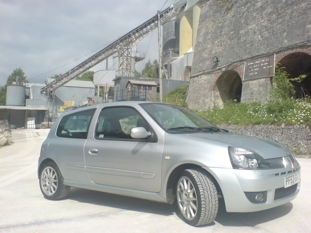 DSC004clio62.webp