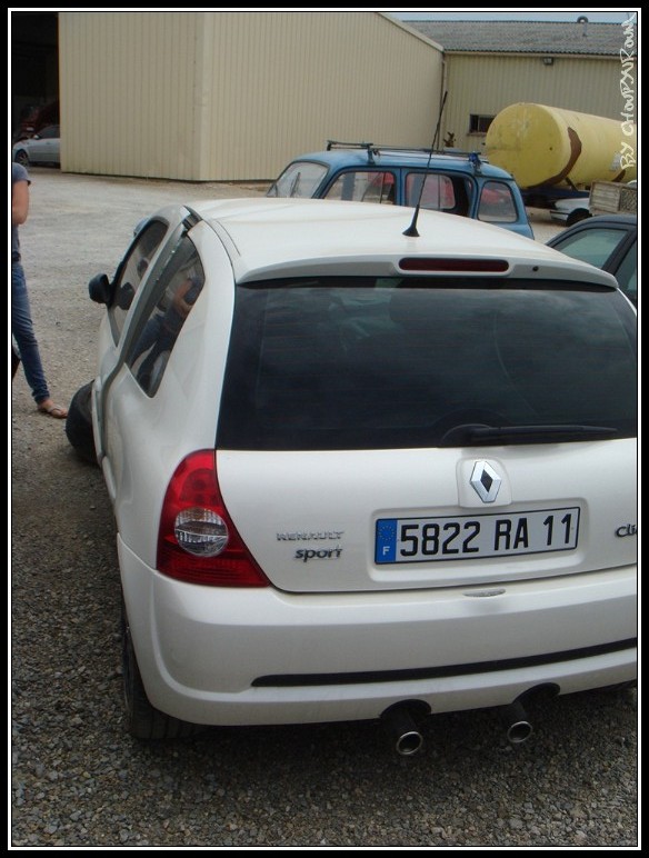 DSC05285border.jpg DSC05285border.jpg