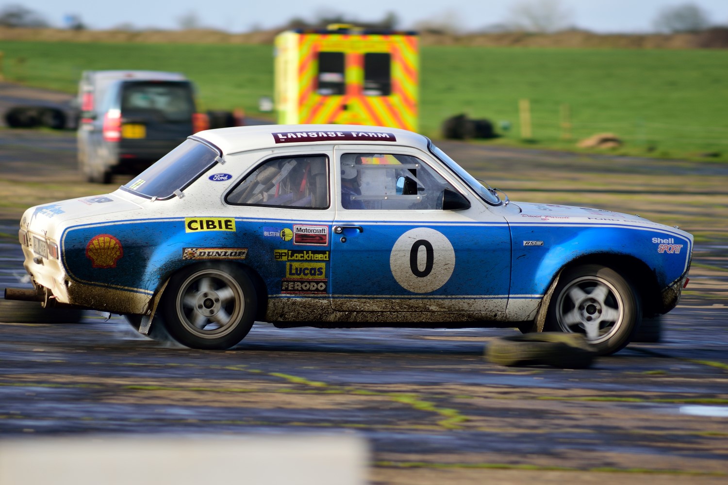 DSC_0072%20%28Custom%29.jpg