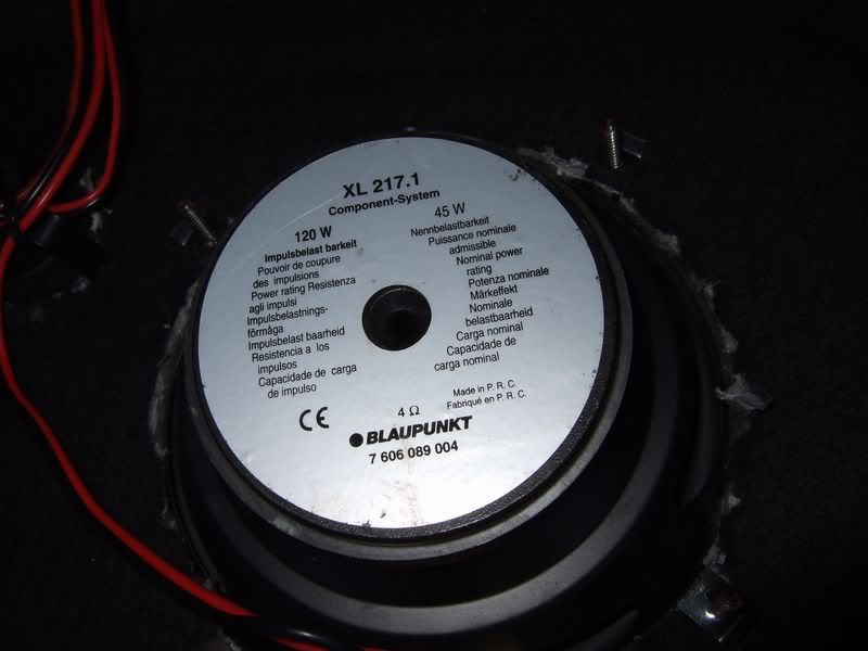 rear speakers not working