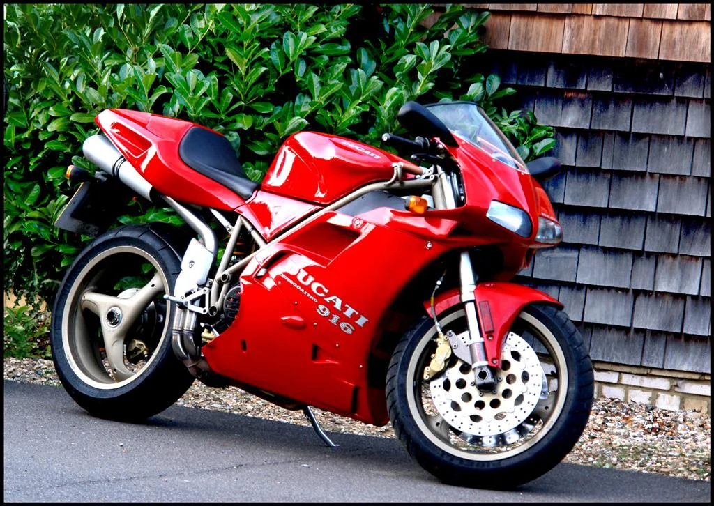 ducati%20916_ekam.webp
