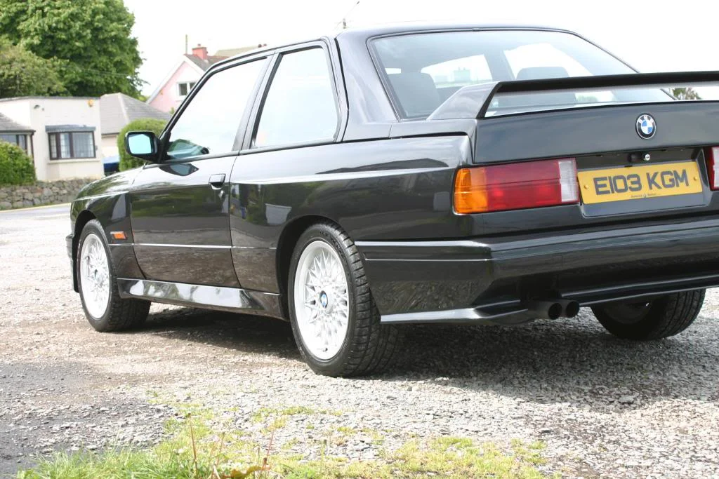 E30M3050.webp
