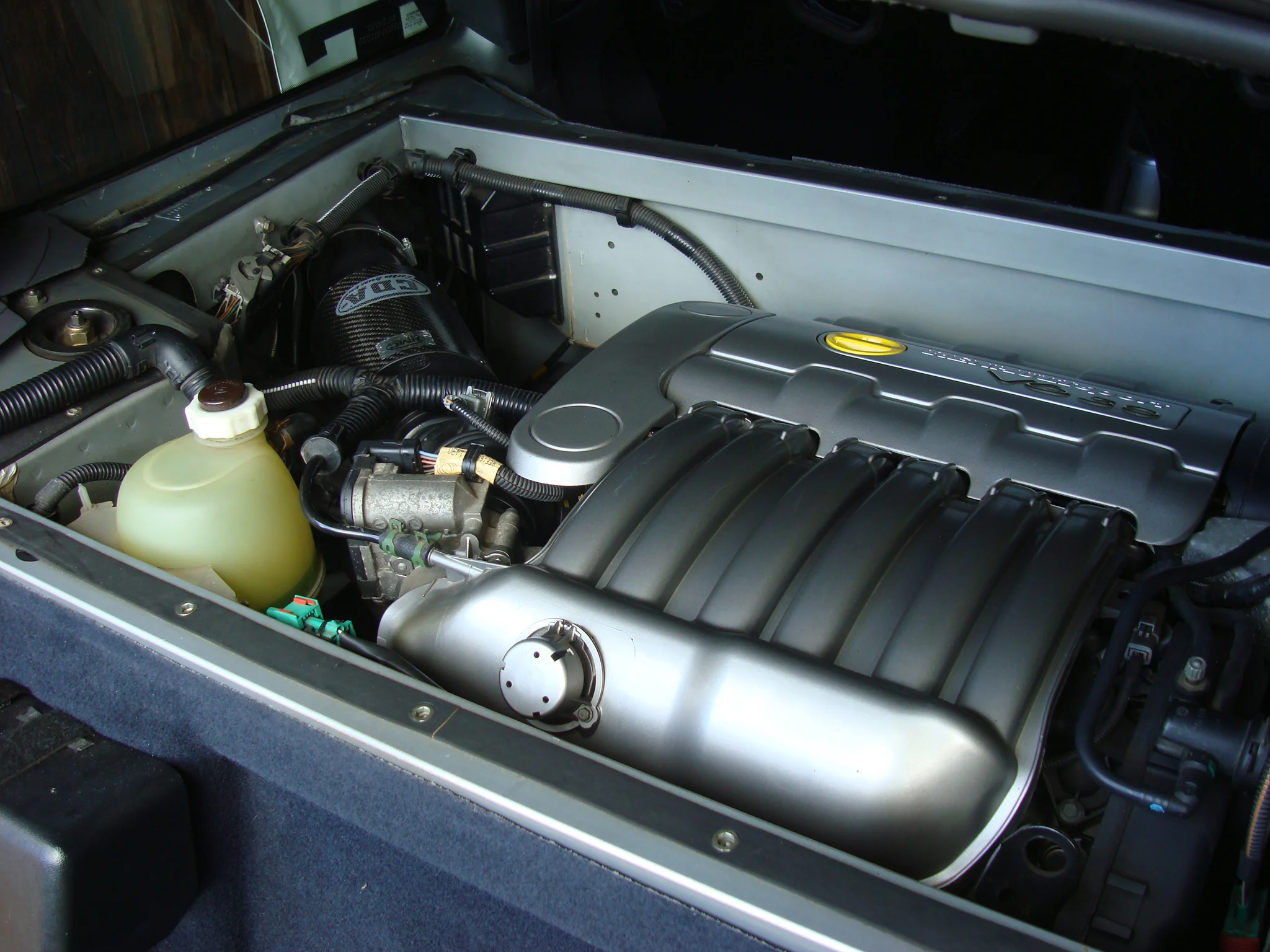 Engine bay 2016.webp