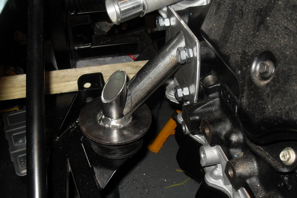 EngineMountNearside1.jpg
