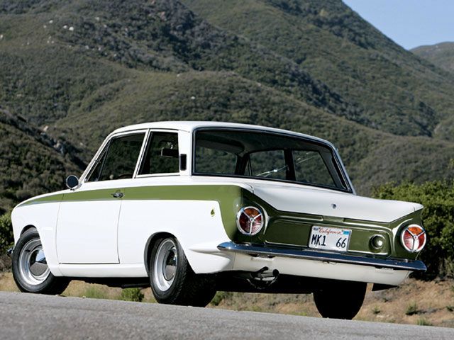 epcp_0808_02_z+1966_lotus_cortina+rear_view.jpg