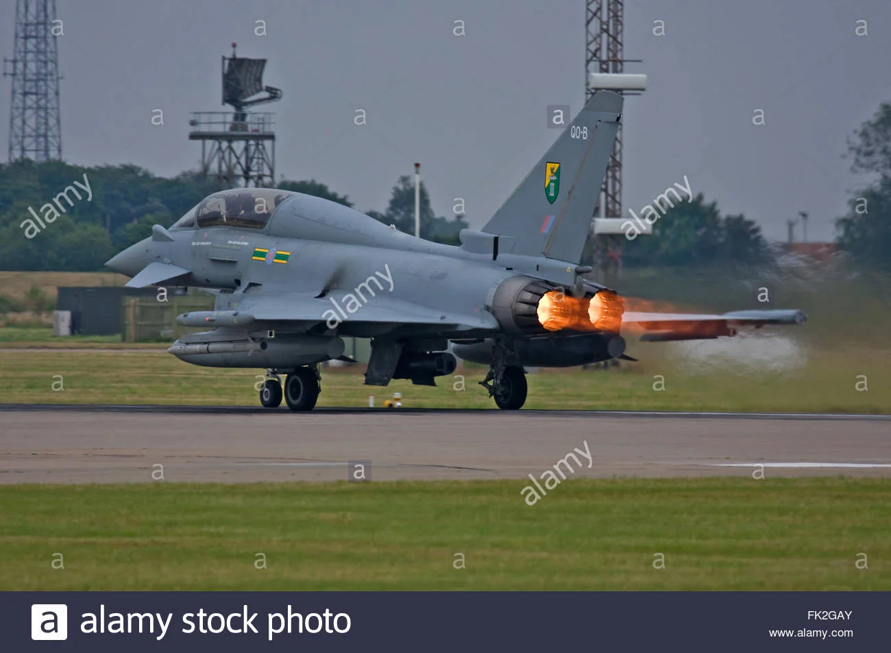 eurofighter-typhoon-of-no3f-squadron-raf-with-full-burner-blasting-FK2GAY.webp