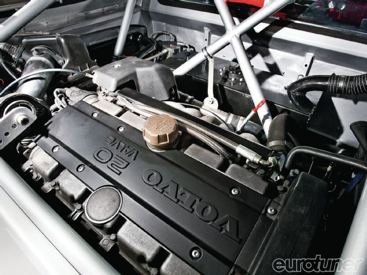 eurp-1202-03+1988-vw-caddy+engine.jpg