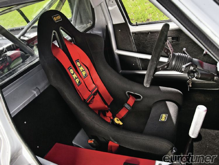 eurp-1202-08+1988-vw-caddy+seats.jpg