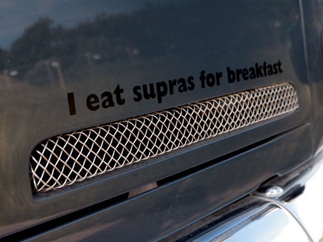 eurp_0711_08_z+1969_volvo_122_amazon+supra_sticker.jpg