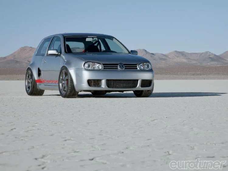 eurp_1012_02_o+2001_vw_gti+front_view.webp