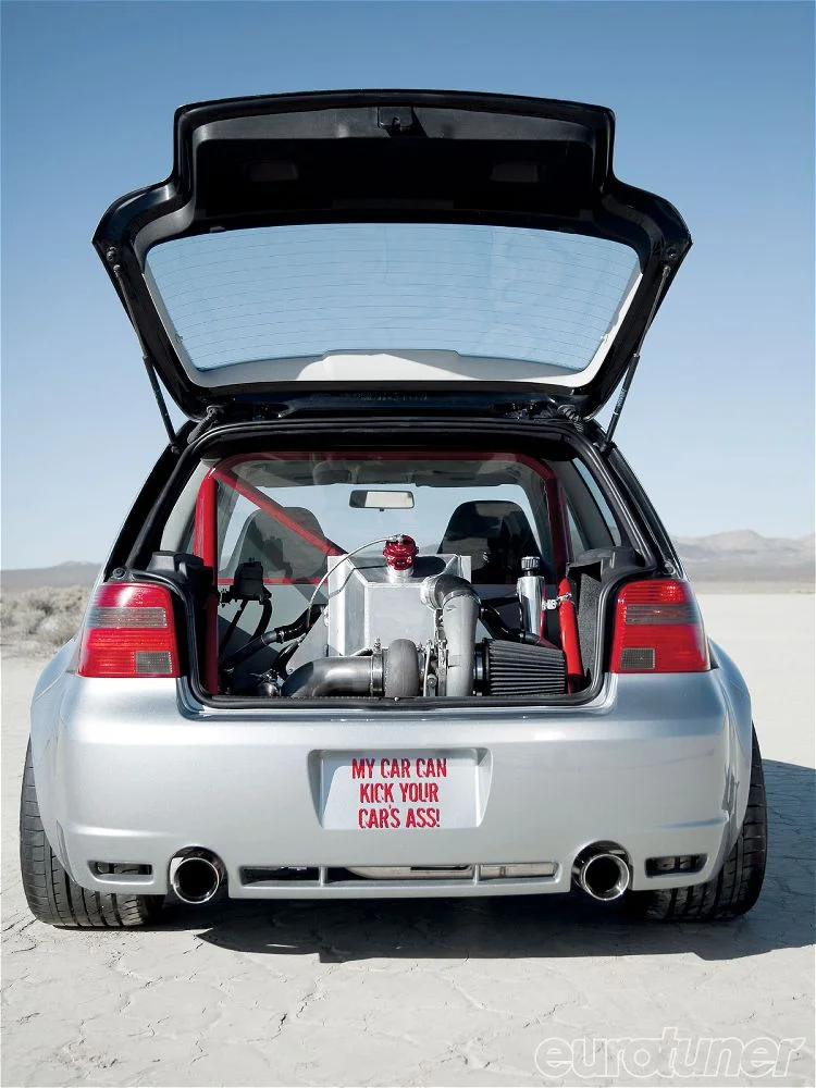 eurp_1012_07_o+2001_vw_gti+rear.webp