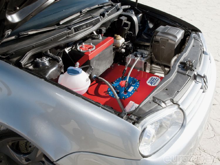 eurp_1012_11_o+2001_vw_gti+engine_bay.jpg
