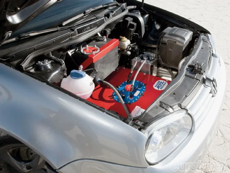 eurp_1012_11_o+2001_vw_gti+engine_bay.webp