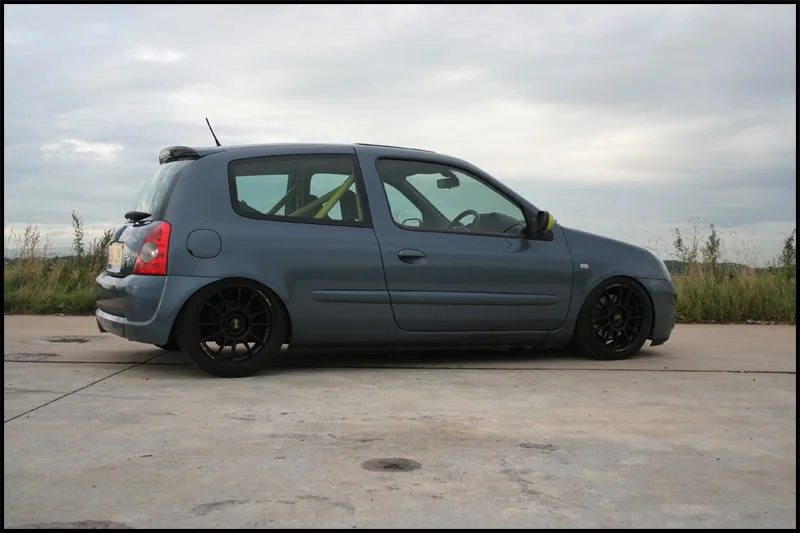 f0xys%20clio%20side.webp