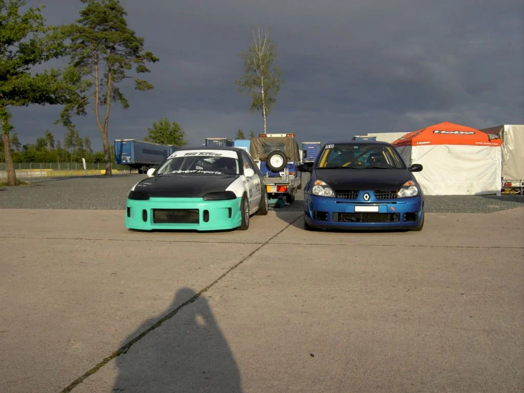 F8Q24D.webp