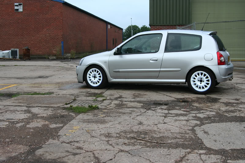 White wheels, silver car | ClioSport.net