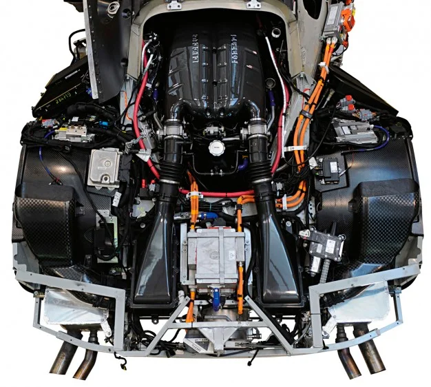 Ferrari-Enzo-replacement-engine-bay-626x562.webp