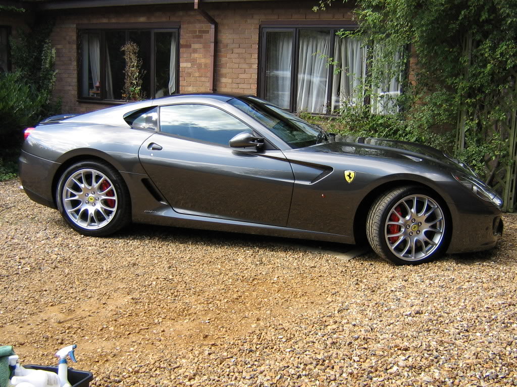 ferrari599004.jpg