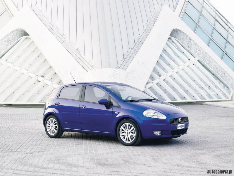 fiat_grande_punto_2005_02_b.webp