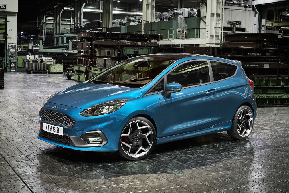 ford_2017_fiesta_st_02.jpg