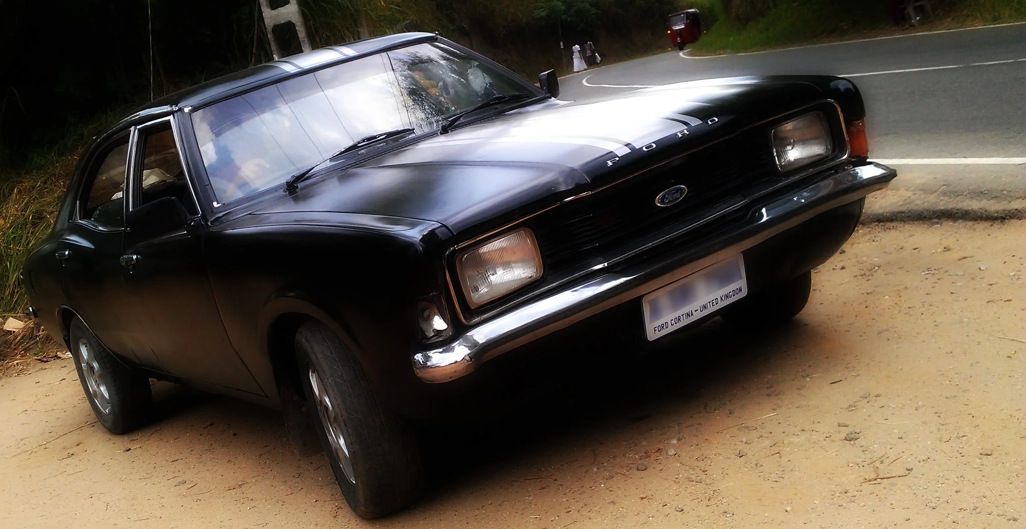 Ford_Cortina_XL_MK3_2000cc_1975,_in_Sri_Lanka.webp