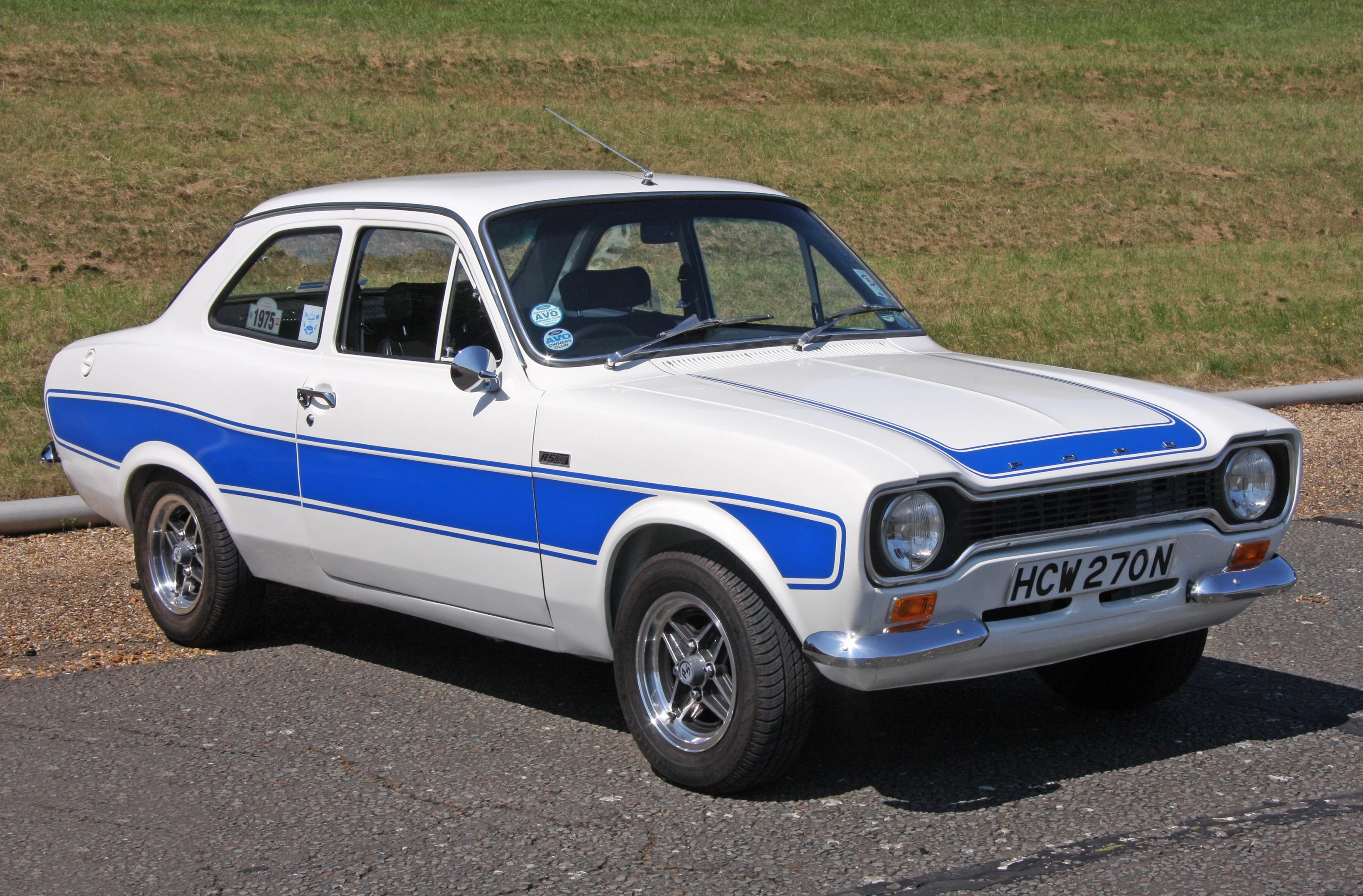 Ford_Escort_RS2000_MkI.webp