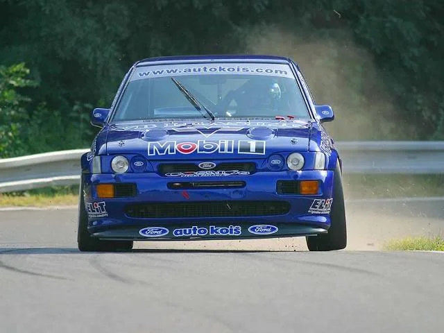Ford_Escort_RS_Cosworth_52.webp