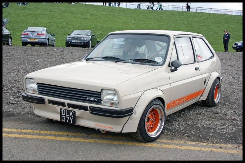 Ford_Fiesta_Mk1_racing.webp