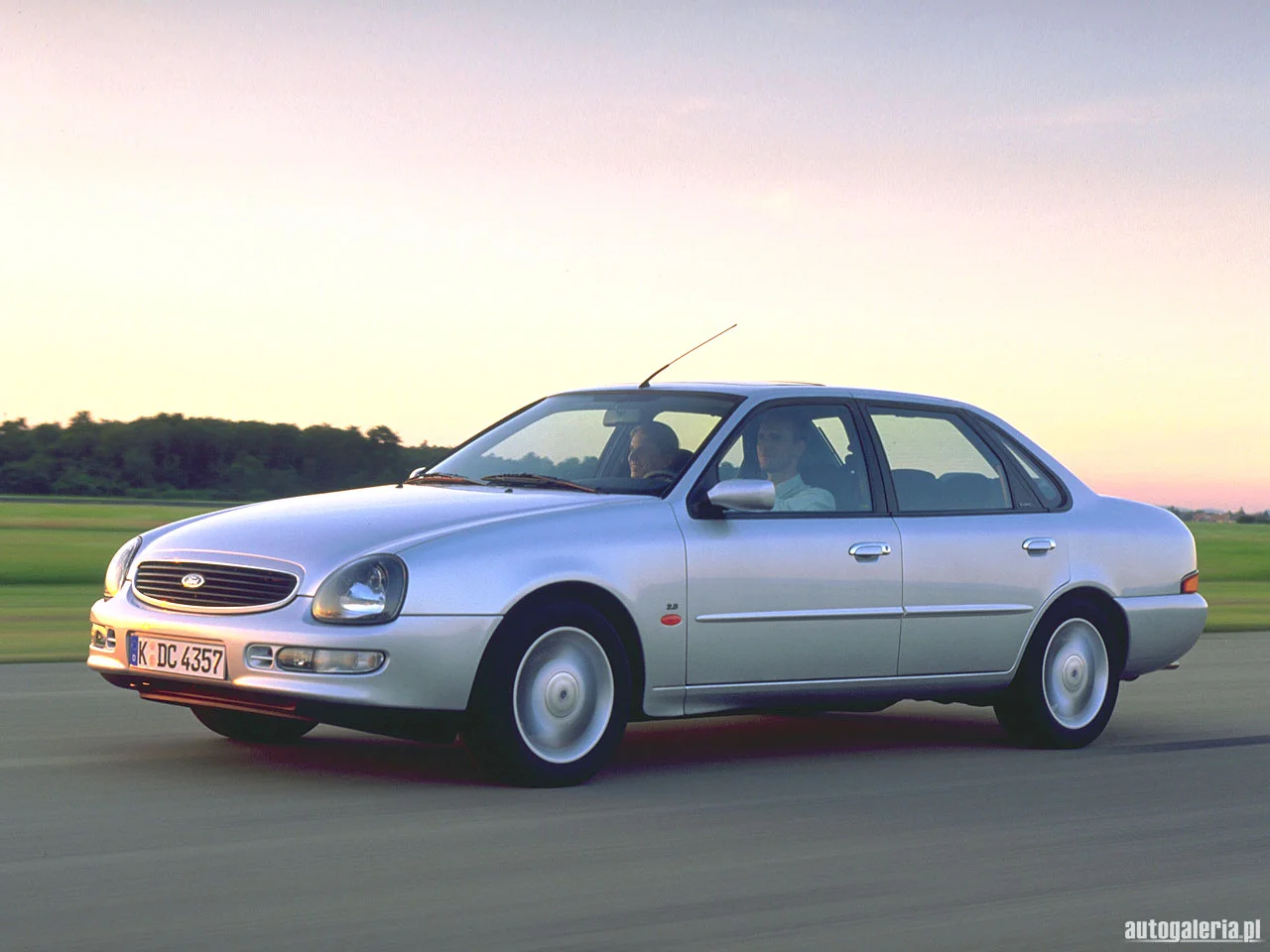 ford_scorpio_1997_02_b.webp