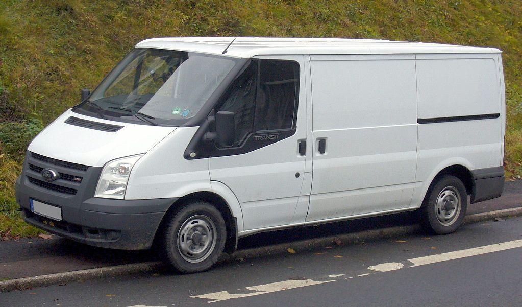 Ford_Transit_2007.jpg