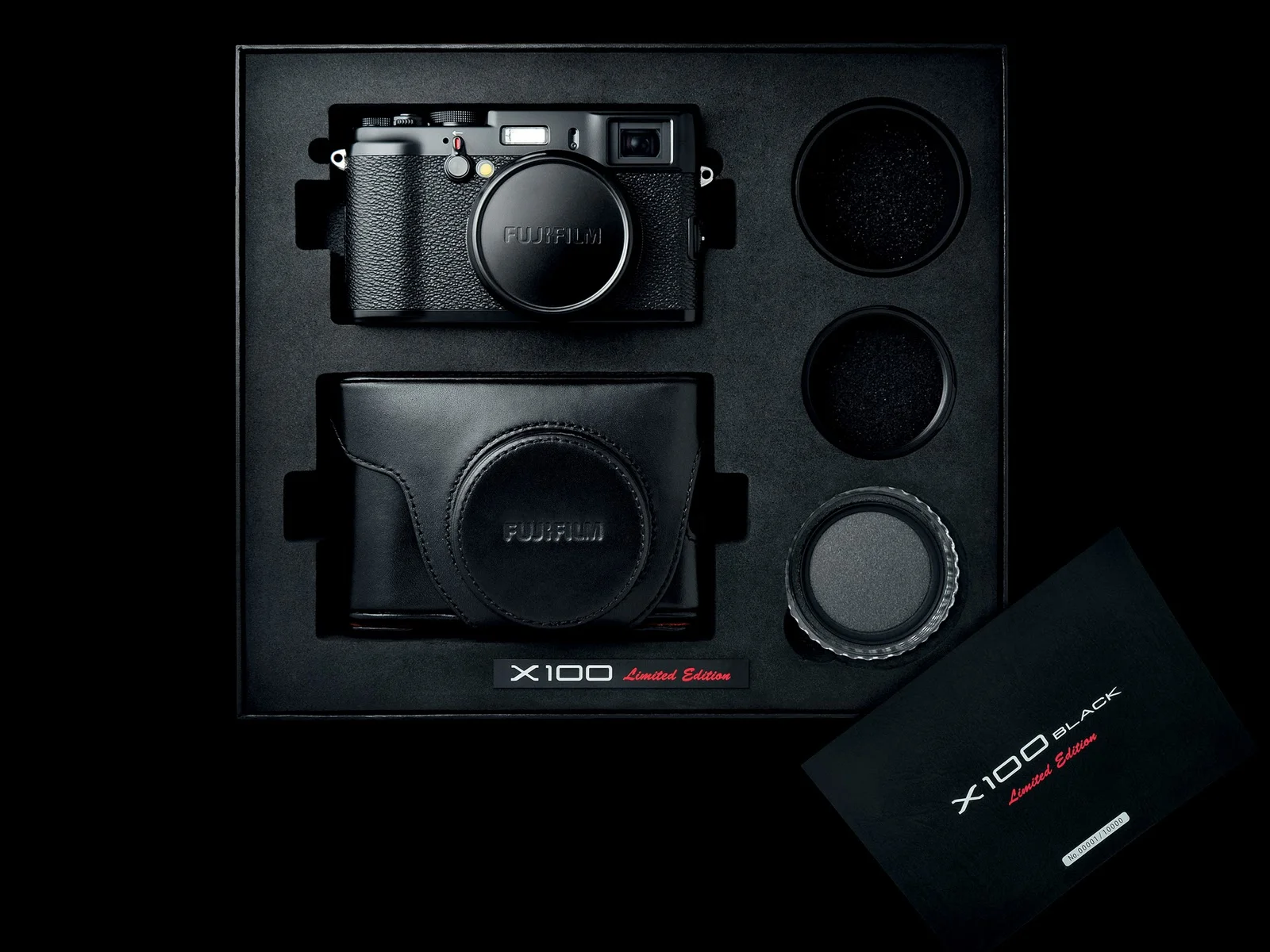 Fujifilm+X100_Black_Kit+small.webp