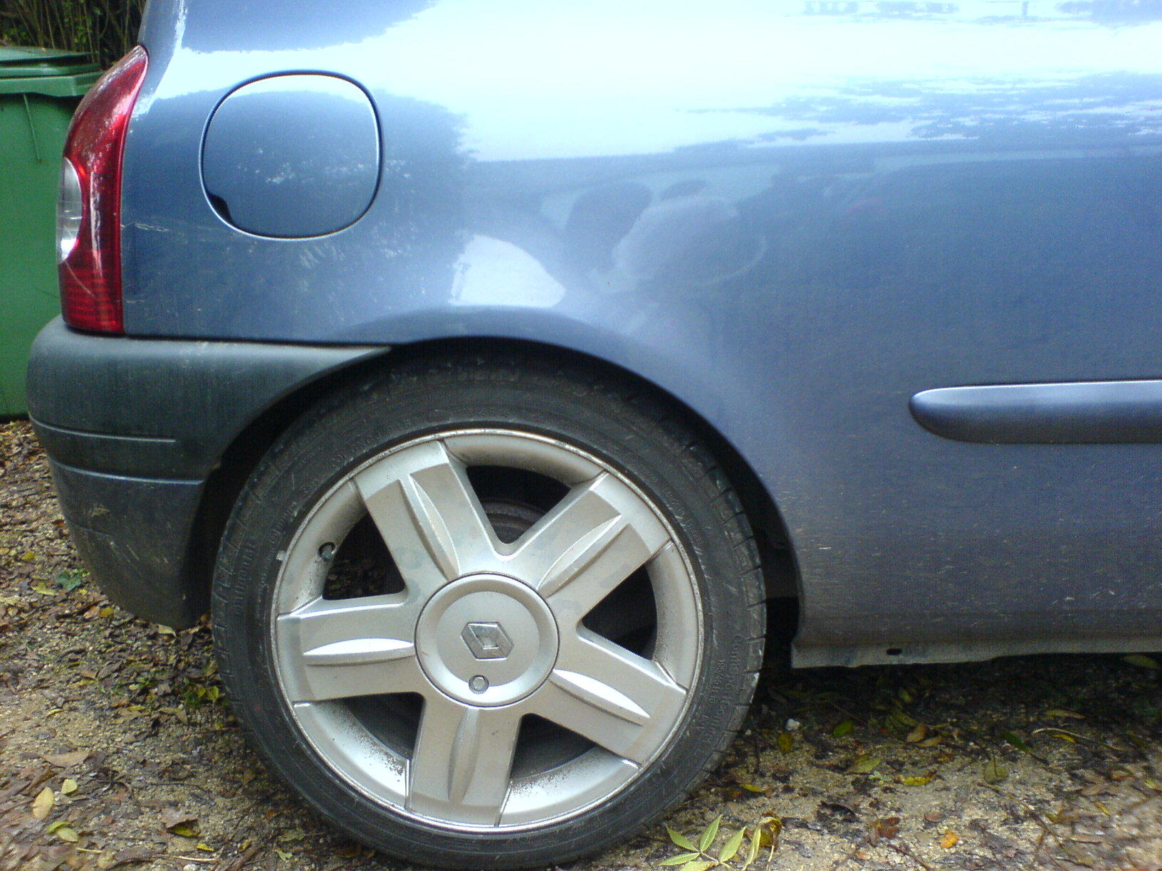 renault clio wheel centre cap