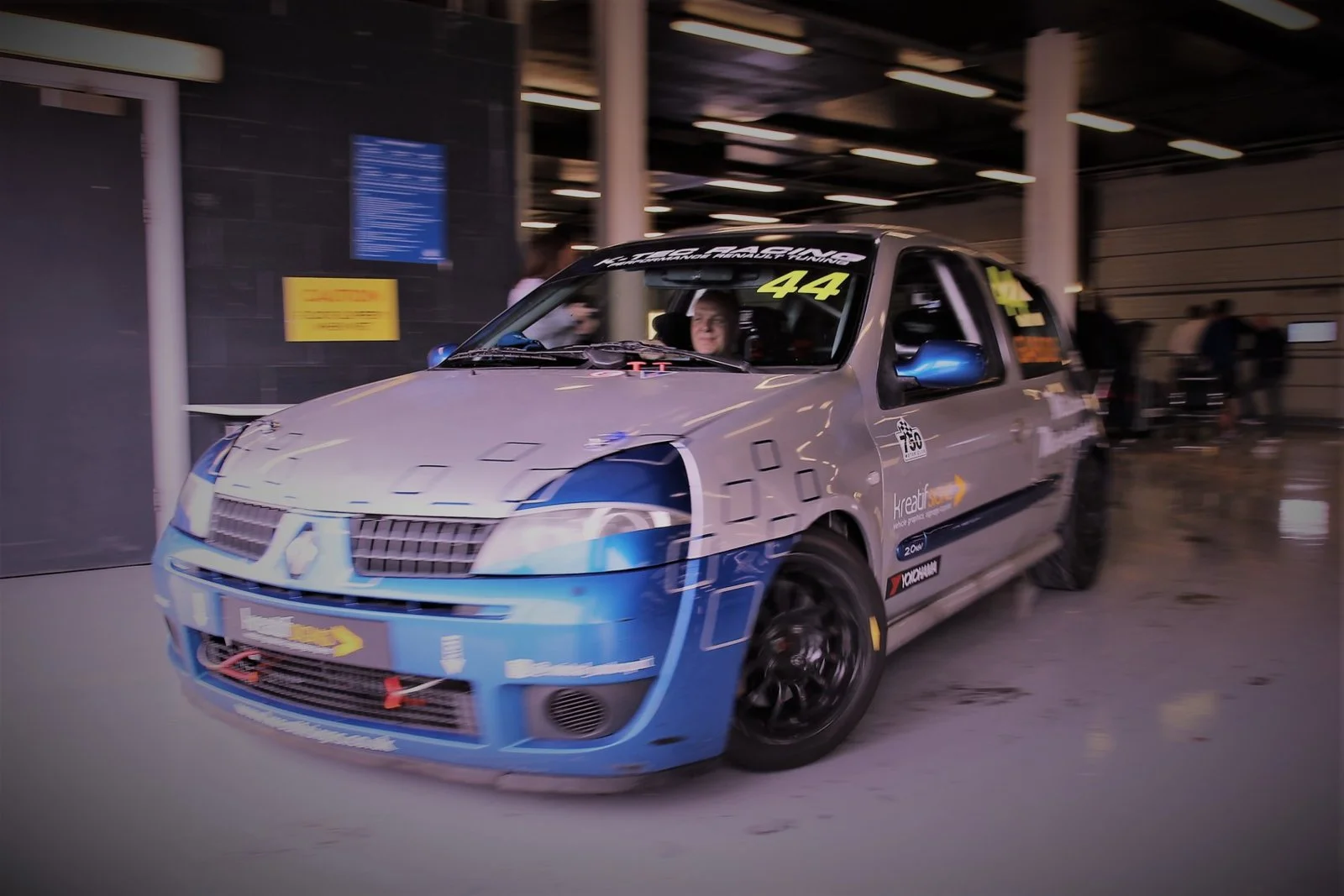 GarageBlur.webp