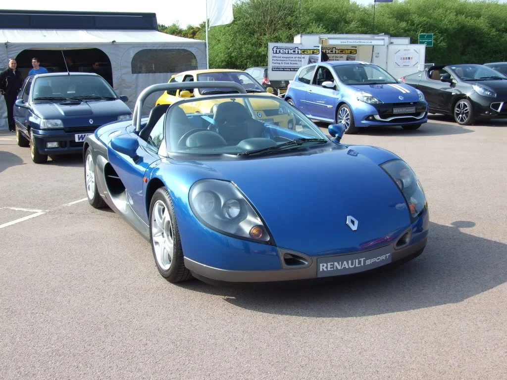 Gaydonrenaultmeet2011005.webp