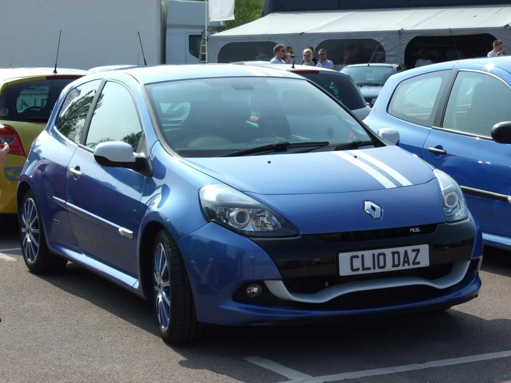 Gaydonrenaultmeet2011017.webp