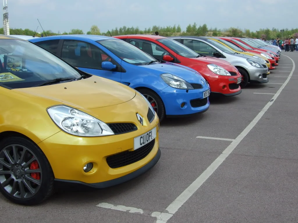 Gaydonrenaultmeet2011044.webp