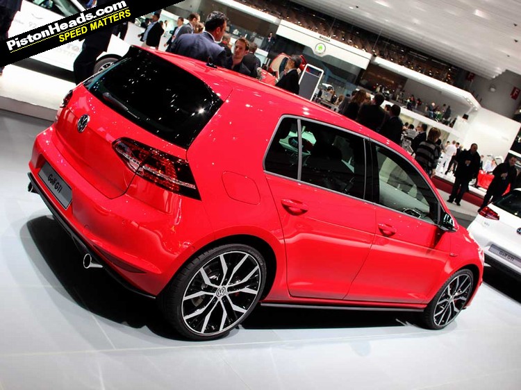 Geneva2013_VW_03-L.jpg