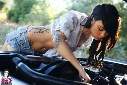 girl-mechanics-500-tumblr_lg947w74pu1qdp9u9o1_500wtmk.webp