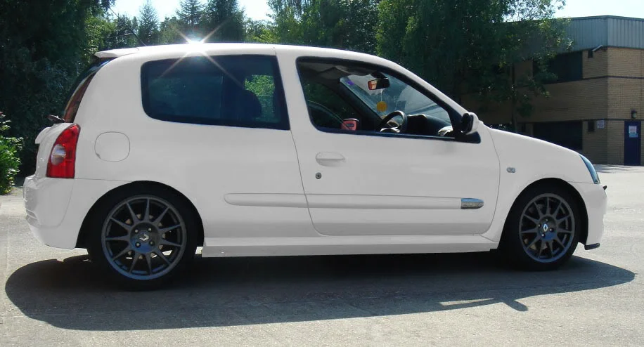 goodwoodclio030white.webp