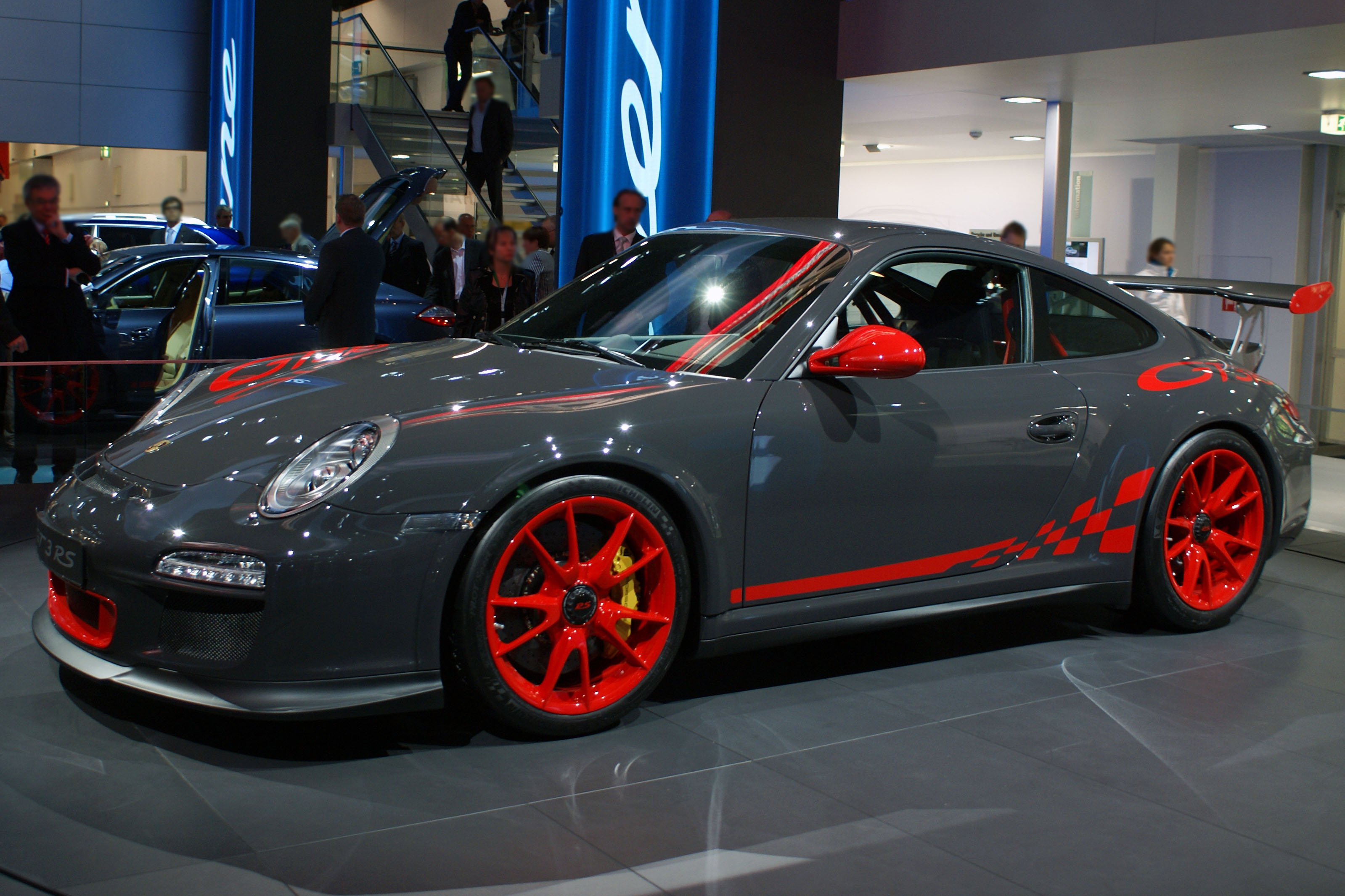 Grey_Porsche_997_GT3_RS_facelift_IAA_2009_(3).jpg