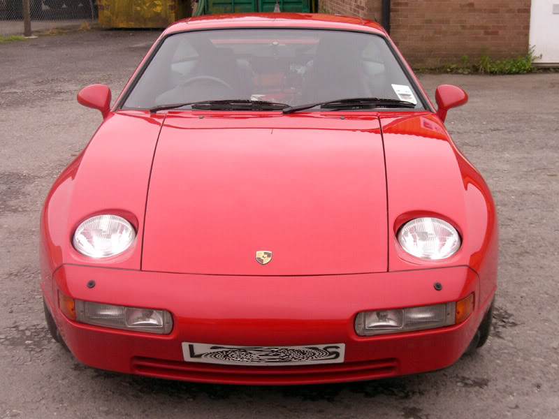 GuardsRed928GTS023.jpg