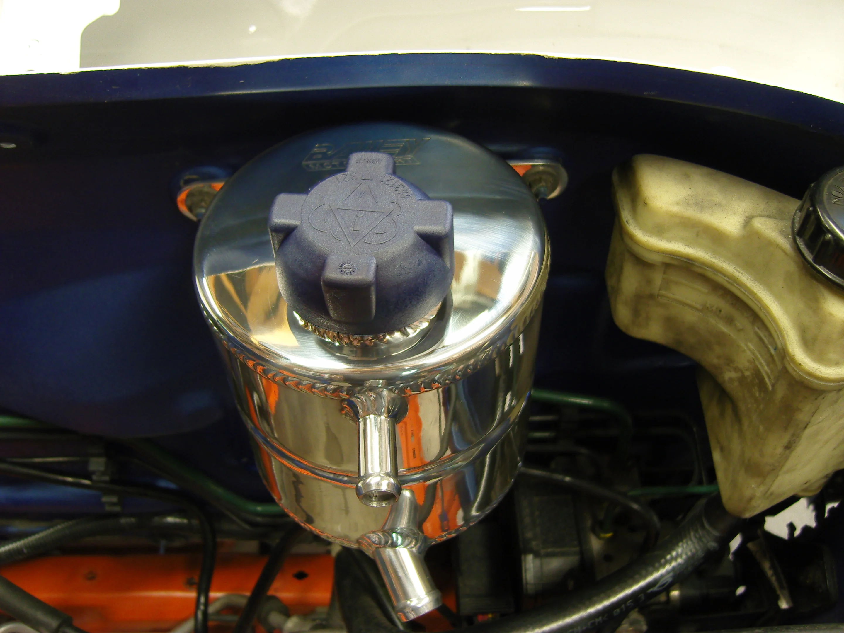 headertank3.webp