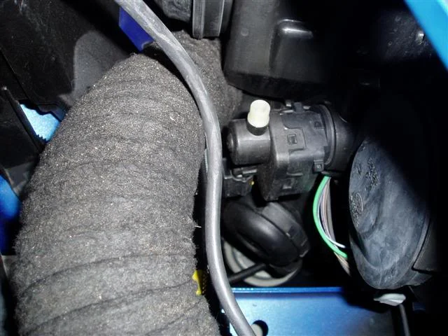 HEADLIGHTADJUSTERPASSENGERSIDESmall.webp