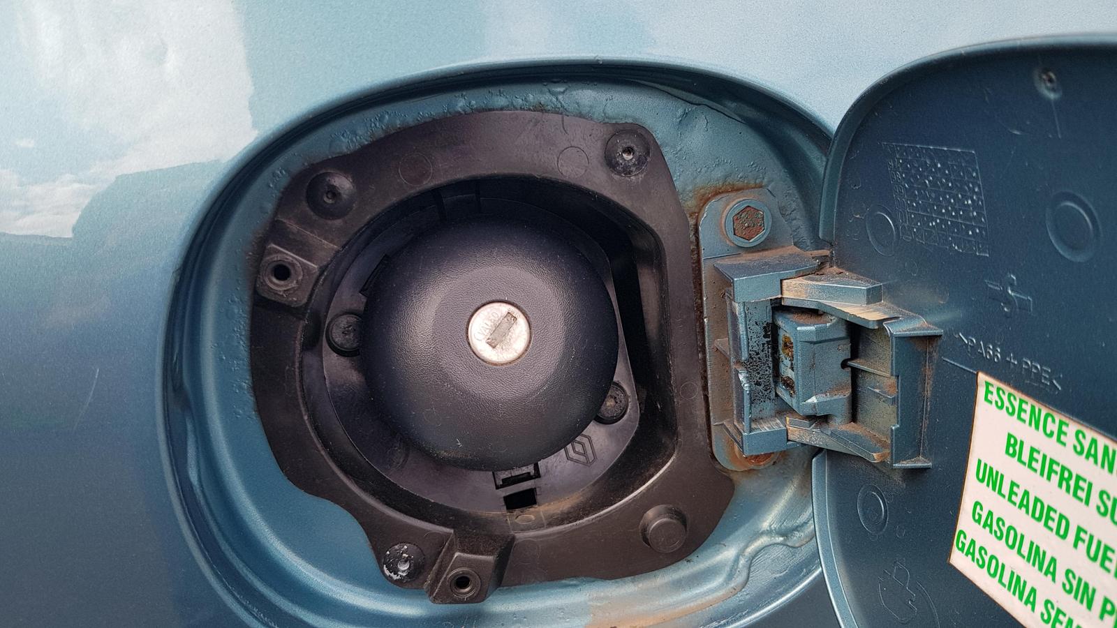 MK2 rust inside fuel cap | ClioSport.net