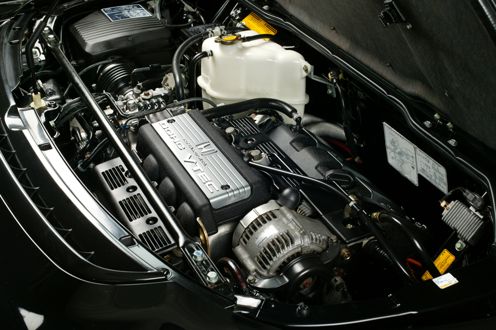 Honda_C30A_engine_001.jpg