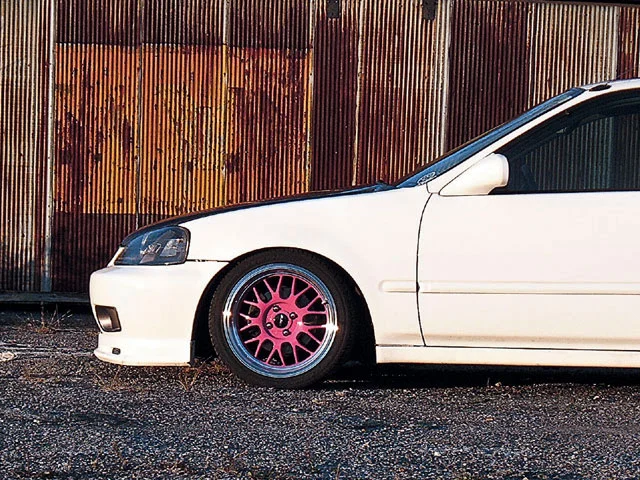 htup_0807_05_z+2000_honda_civic_ex+pink_wheels.webp