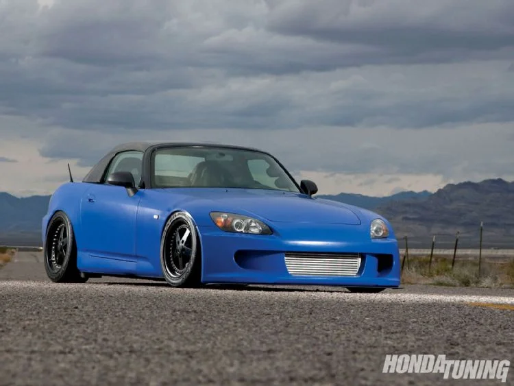htup_1009_01_z+2004_honda_s2000+passenger_side_front_view.webp